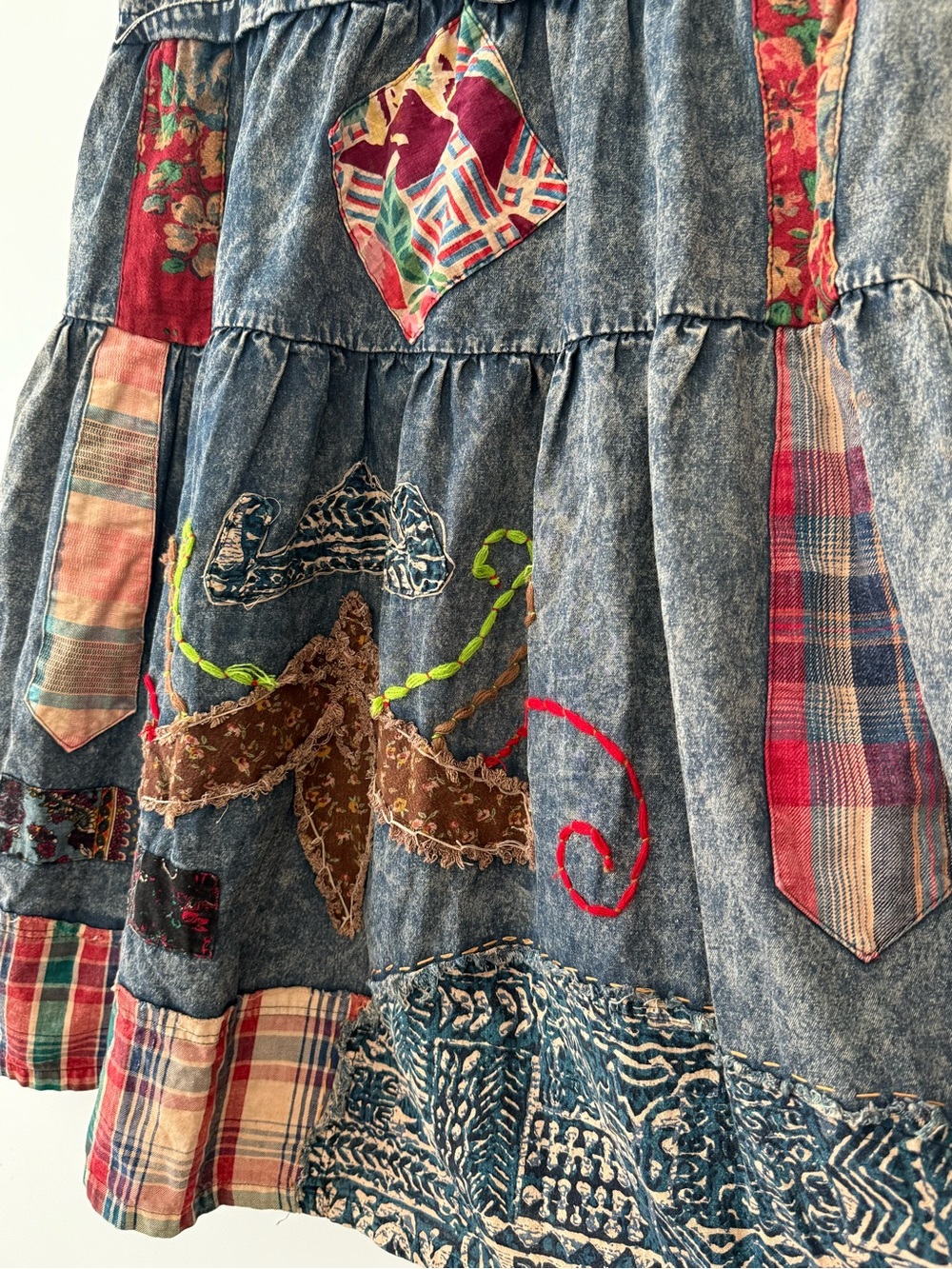 Boho Patchwork Denim Dress Tiered Folk Art Embroidered Sleeveless V Neck Cottage - Picture 7 of 9